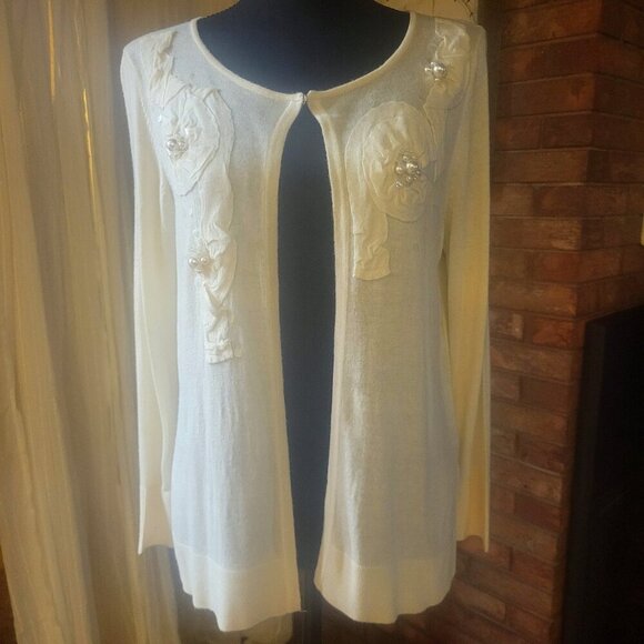 August Silk Cream Cardigan Flower/Pearl Applique - Size M - Picture 2 of 10